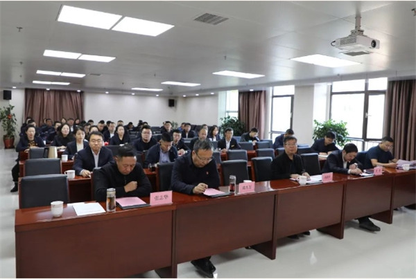 榆陽區(qū)能源發(fā)展有限公司召開第三季度工作總結會